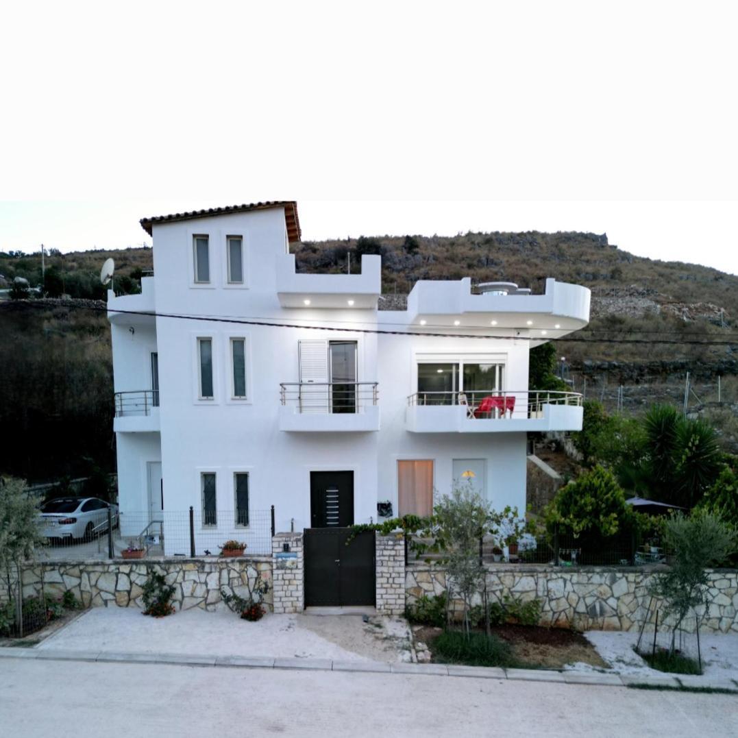Blue Mare Apartments Sarande Ngoại thất bức ảnh