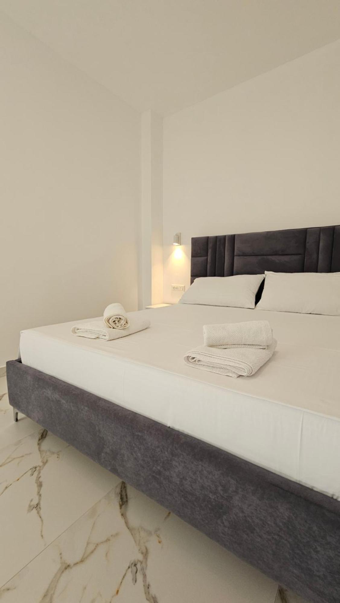 Blue Mare Apartments Sarande Ngoại thất bức ảnh