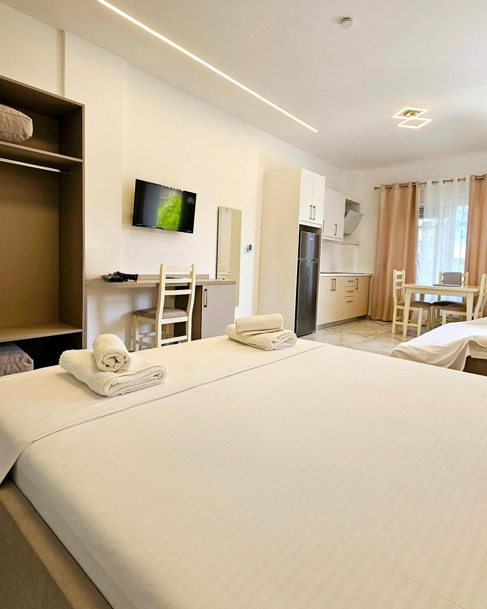 Blue Mare Apartments Sarande Ngoại thất bức ảnh